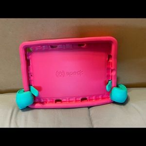 Speck case-e 10.2” iPad case holder